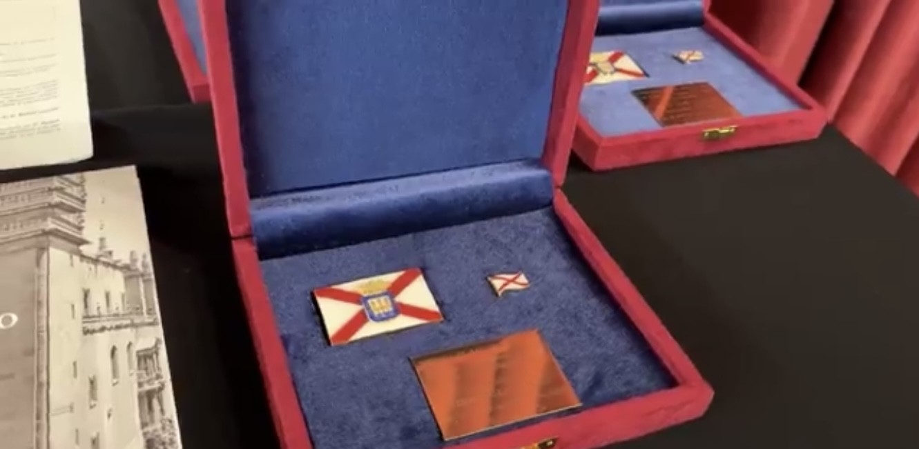 Foto de las insignias de San Bernabé